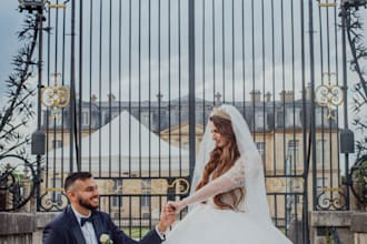 do outside photoshoot of you, your couple or family in paris