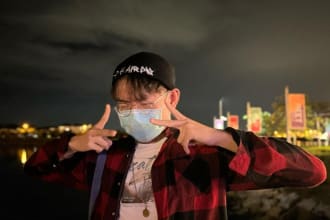 do a melodic rap song in your song in english or chinese