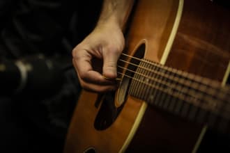 do quality acoustic guitar and ukelele for your songs