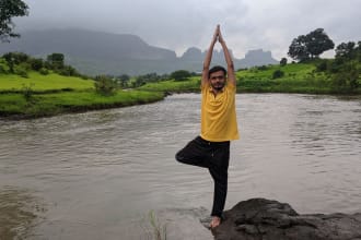 teach yoga for knee pain