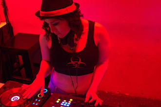 make a custom dj mix set of your requested songs