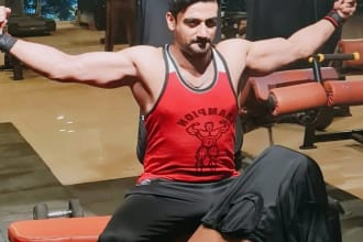 be your online personal trainer in live workouts, fitness coach and nutritionist