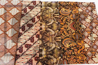 send wrapping paper with a variety of batik motif
