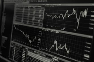 do data analysis in ptyhon, numpy, pandas, tensorflow