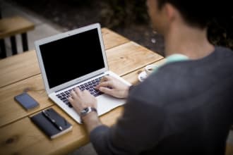 write articles on procurement, supply chain and logistics