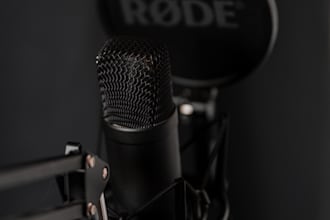 narate audiobook with emotions and energy