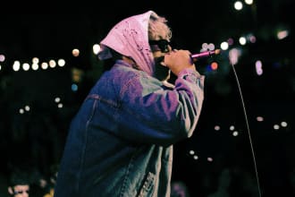 write a reggaeton, trap, rap, or rnb in spanish for you