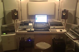 rap a 8 to 16 bar verse in your song as a feature
