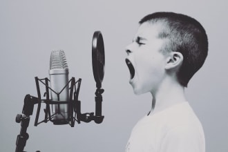 do voice over in portuguese and english