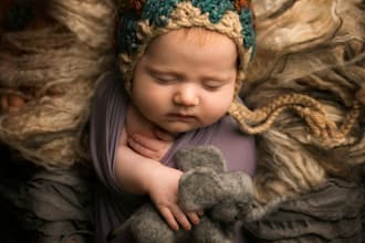 do newborn baby family editing and maternity photos