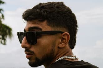 write and sing a reggaeton, trap or rnb song in spanish