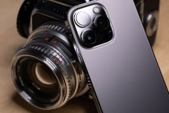 write blog on smartphones and cameras
