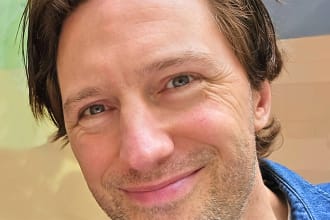 do a dutch or english male voice over nederlands