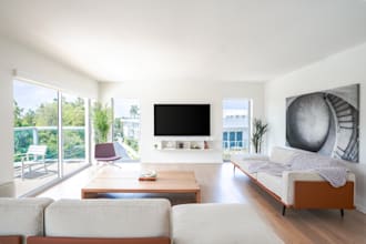 do photoshoots and edits for your real estate needs in miami