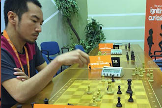 play chess training game with you