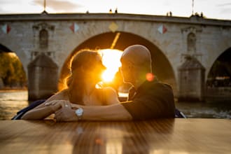 be your couple photographer in paris