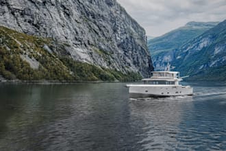 create an exterior 3d rendering for a yacht or a boat