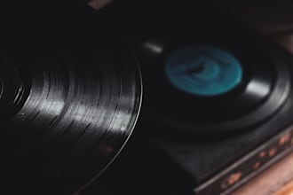 share 3000 spotify playlist curators that I individually compiled