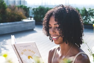 provide expert creative writing coaching online