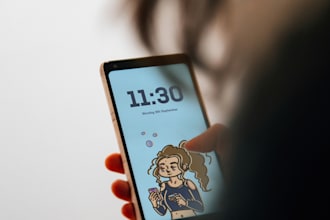 draw a phone wallpaper for you in my style