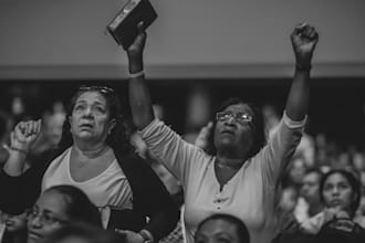 pray and give you prophetic word from god