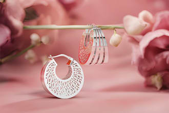 create beautiful and super realistic renderings of your jewelry