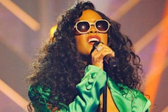 be soulful female gospel singer choir backing vocal, worship rnb pop vocalist