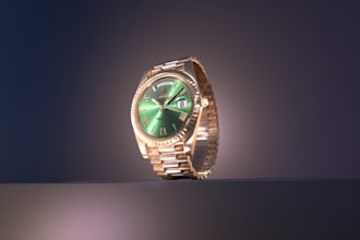 do 3d modeling,animation and rendering of a watch