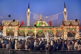 pray at data darbar and baba saib