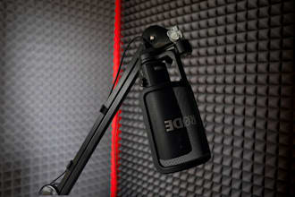record a deep and captivating french voice over