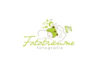 design a professional photography watermark or signature logo