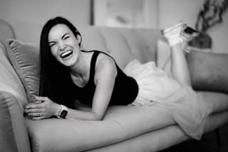 record a proffesional czech female voice over in your style