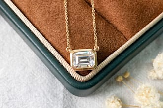 design and create a 3d cad rhino matrix emerald cut pendant design