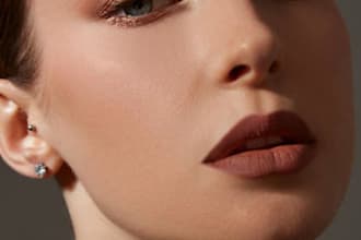 do model retouching, headshot, portrait, natural beauty high end skin retouching
