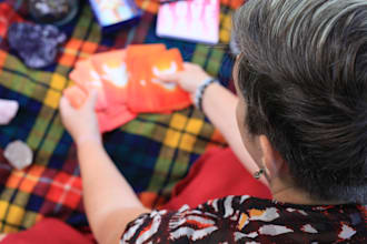provide intuitive guidance and tarot readings for clarity