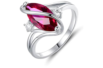 create a professional jewelry image and retouching expert