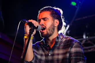 be your male metal singer, rock singer,  and songwriter ,ghostwriter in spanish