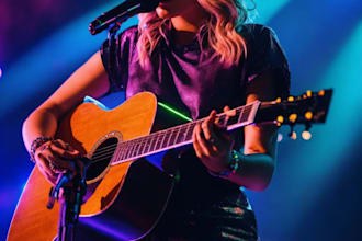 sing electronic dance female vocalist and songwriter in dubstep pop music techno