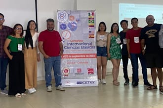 teach math and physics in english or spanish