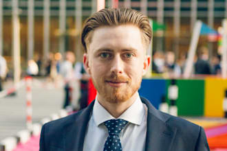 take a professional linkedin profile picture in london