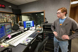 spin your track to 5000 US UK global dj event, college, online radio stations