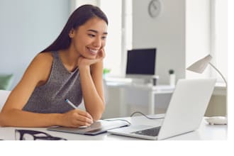 offer professional customer service email, chat and call support