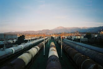 build custom data pipelines using python and any cloud service