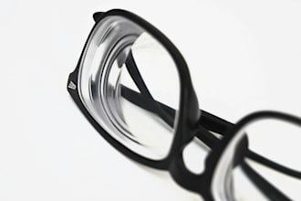 help you find perfect lenses, frames, and clear answers