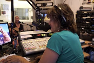 submit and promote your gospel rock song on 500 christian college radio in US