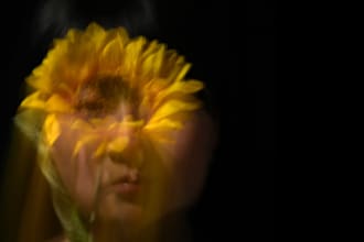 be your artistic professional photographer in paris