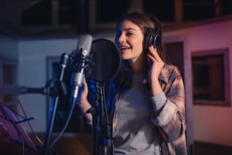 be your female songwriting singer vocalist for latin pop or trap in spanich