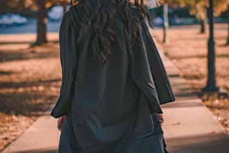 provide a mini photo shoot for your graduation