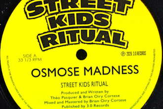 create a vintage ukg style dubplate vinyl artwork