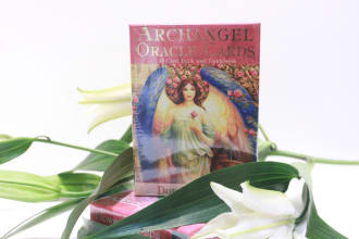 do tarot card reading including oracle cards
